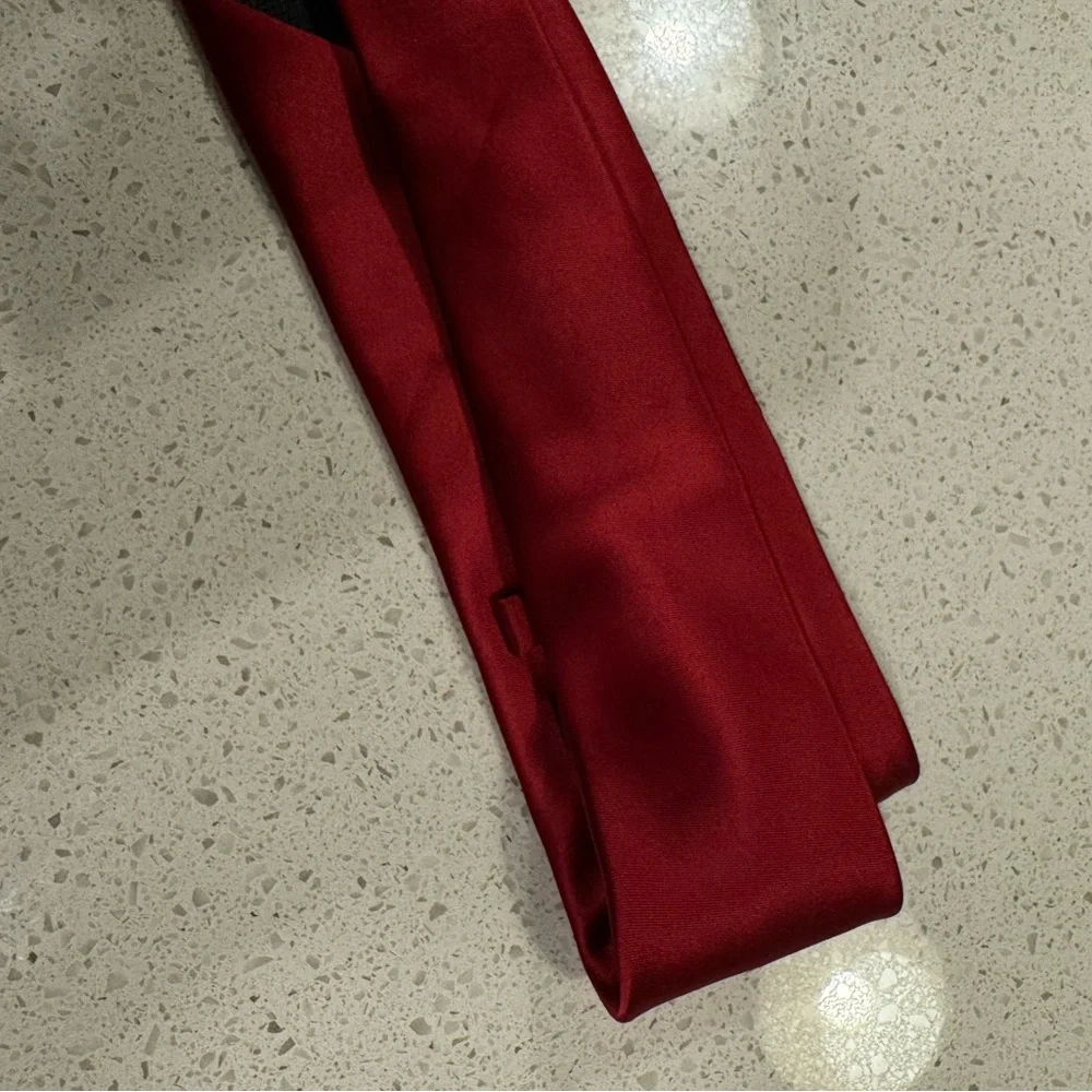 Joseph & Feiss Gold Men’s Standard Adult Elegant Red Polyester  Tie